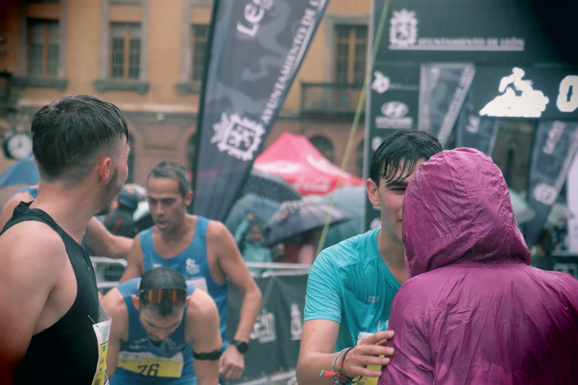 Todas las imágenes de la llegada de los &#039;10km Ciudad de León 2025&#039;