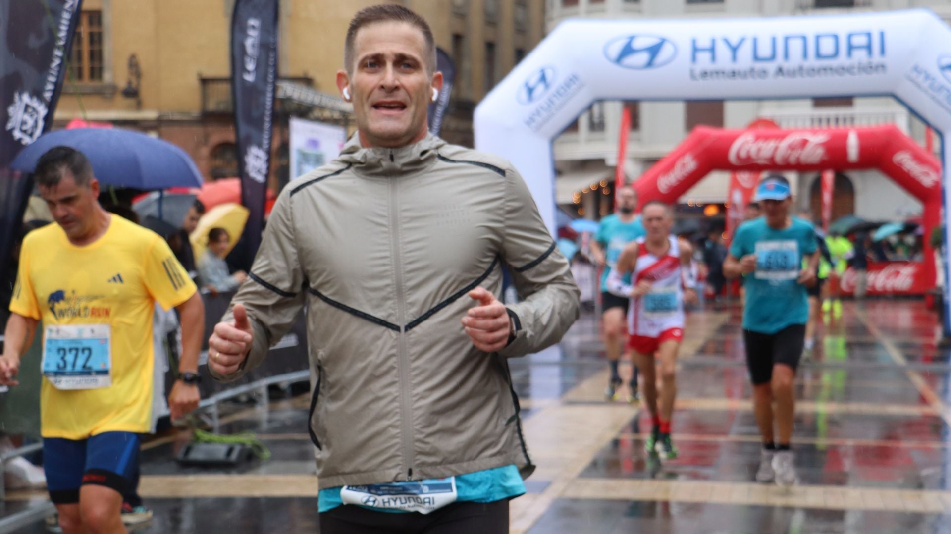 Todas las imágenes de la llegada de los &#039;10km Ciudad de León 2025&#039;