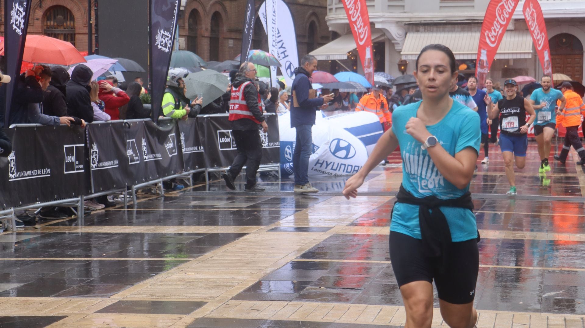 Todas las imágenes de la llegada de los &#039;10km Ciudad de León 2025&#039;
