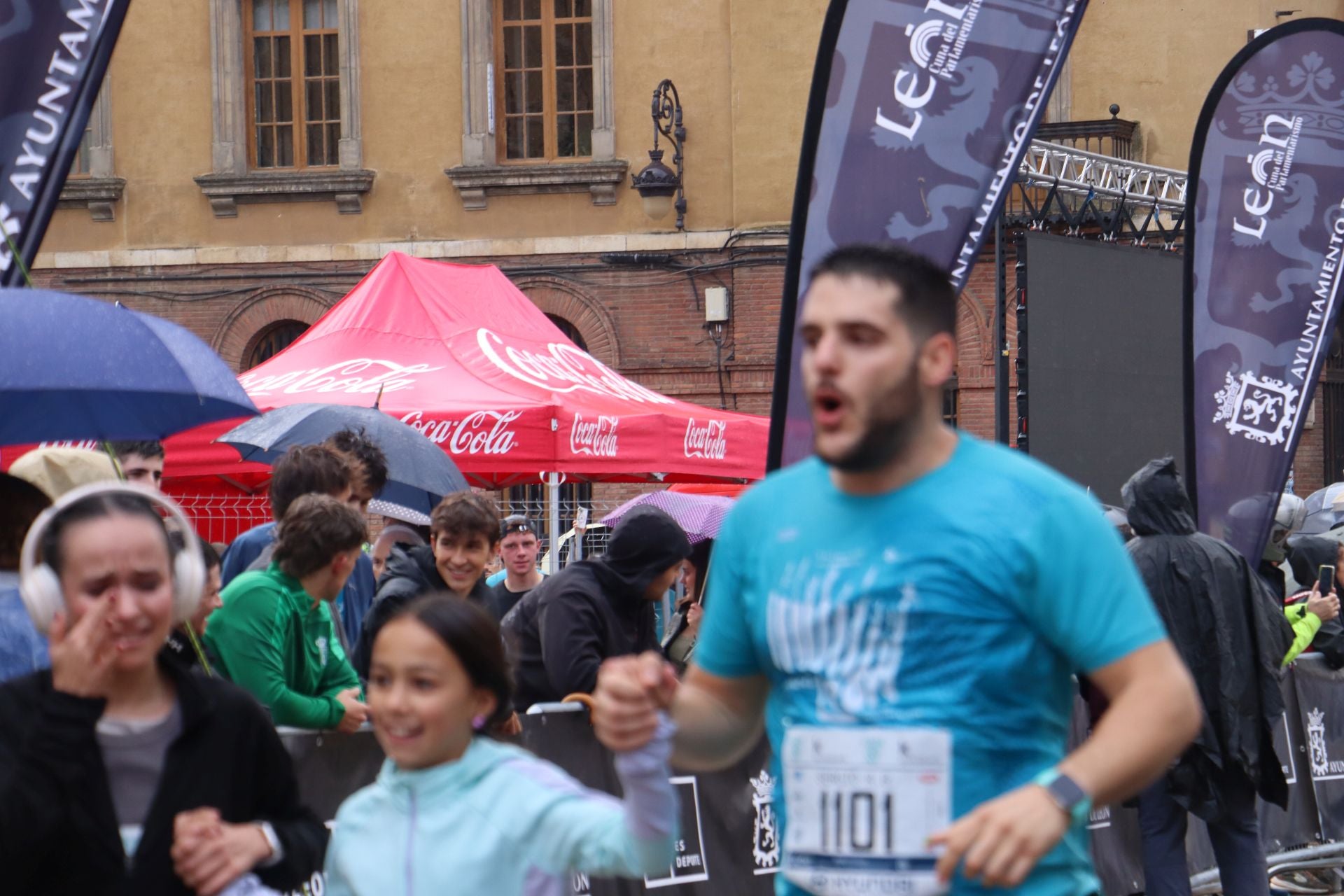 Todas las imágenes de la llegada de los &#039;10km Ciudad de León 2025&#039;