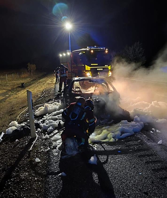 Imagen secundaria 2 - Imágenes de la situación de cómo se encontraba el vehículo.