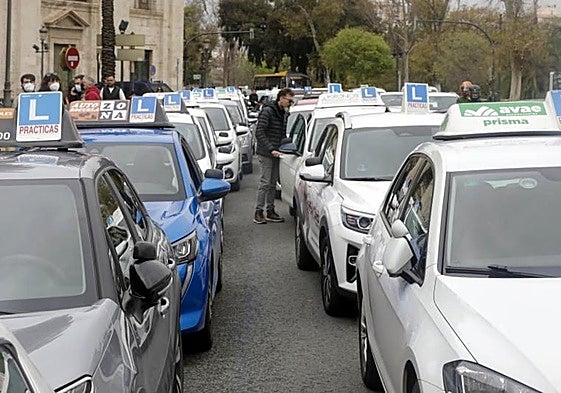 Coches de autoescuela.