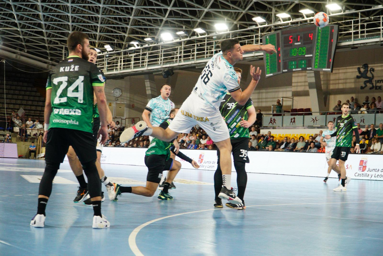 Las mejores imágenes del Abanca Ademar - RK Nexe