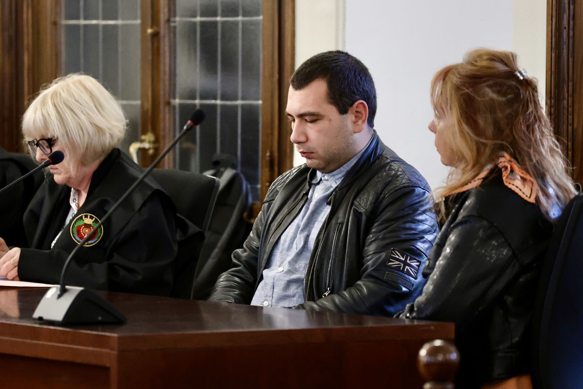 Las imágenes del juicio del matricidio de Nochebuena en León