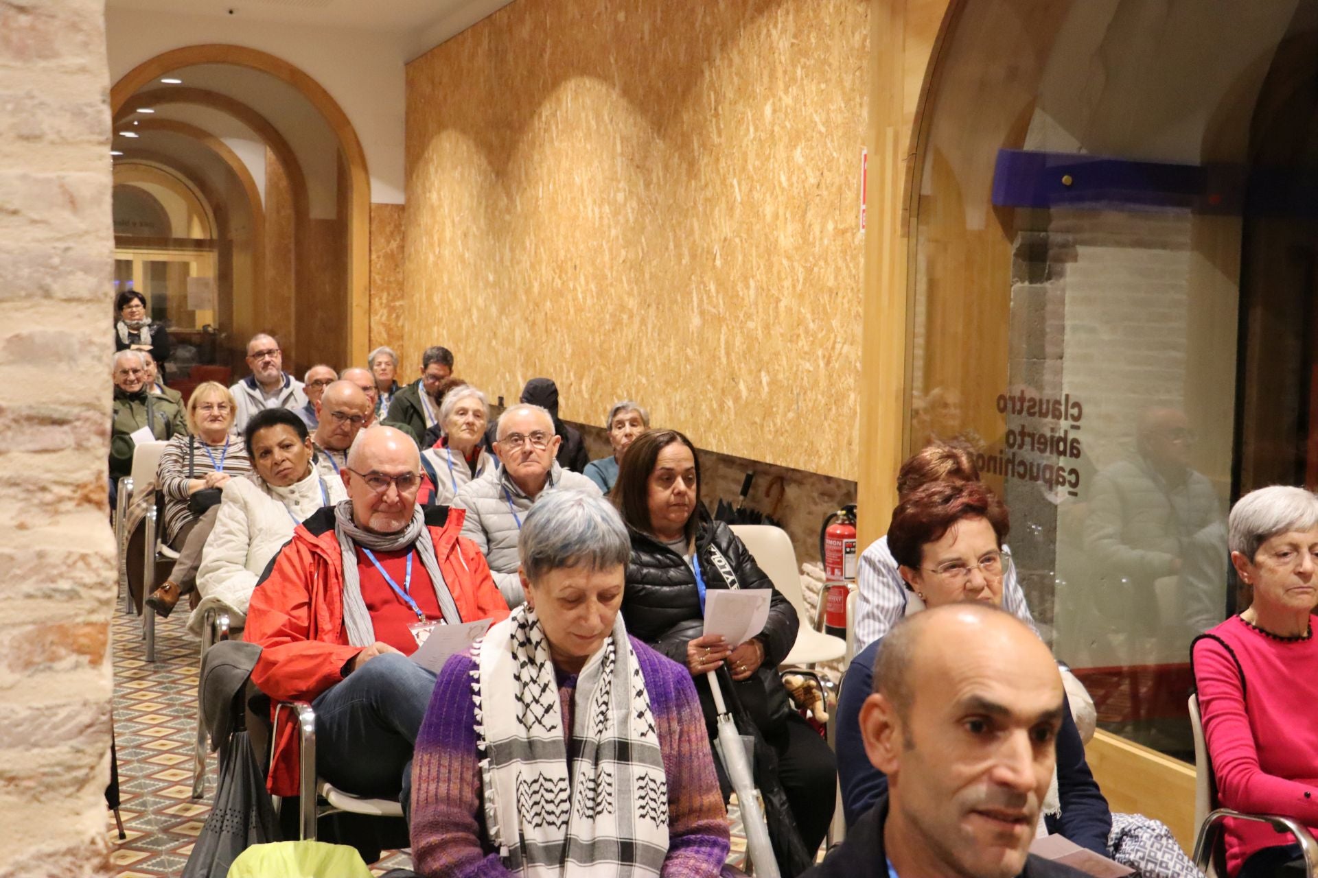 Las imágenes del rezo comunitario en León