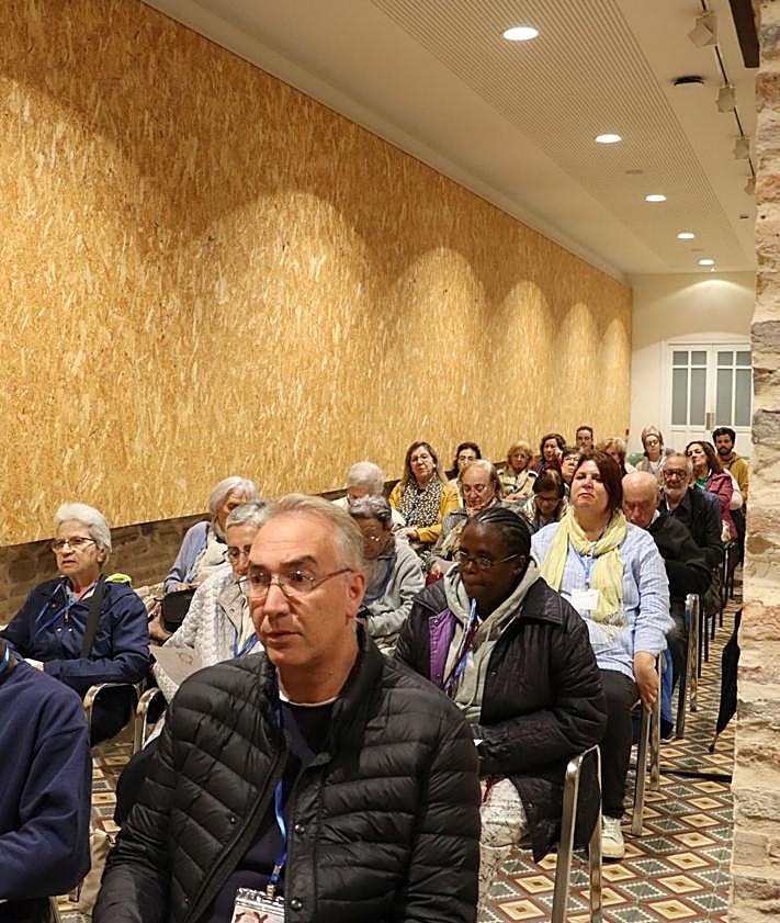 Imagen secundaria 2 - Cinco religiones y una sola voz para pedir la paz en el mundo