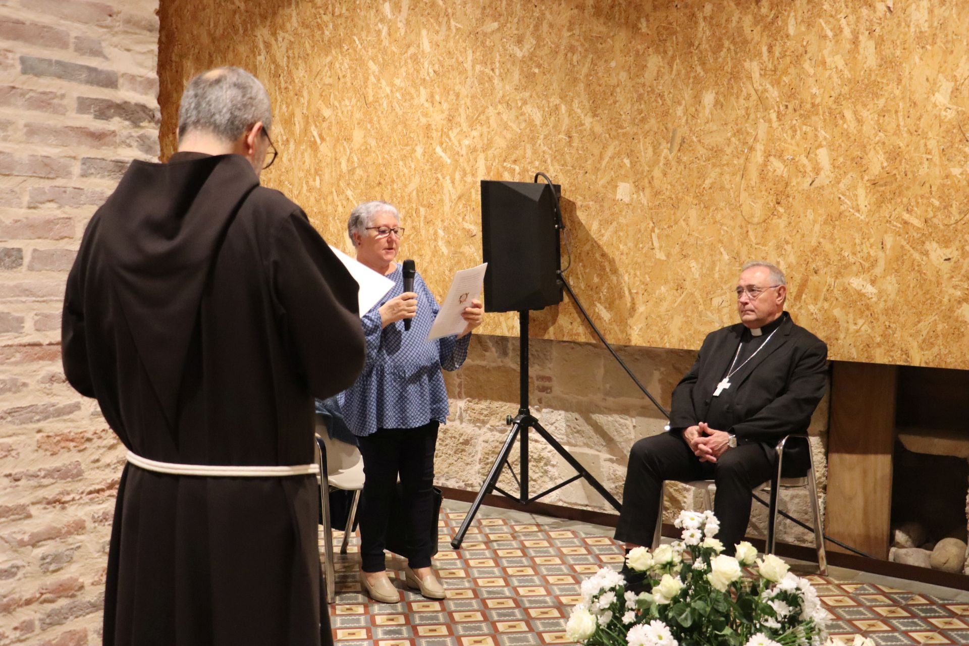 Las imágenes del rezo comunitario en León