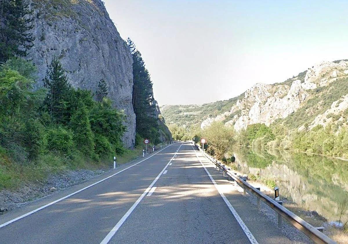 Carretera N-621 entre Cistierna y Riaño.