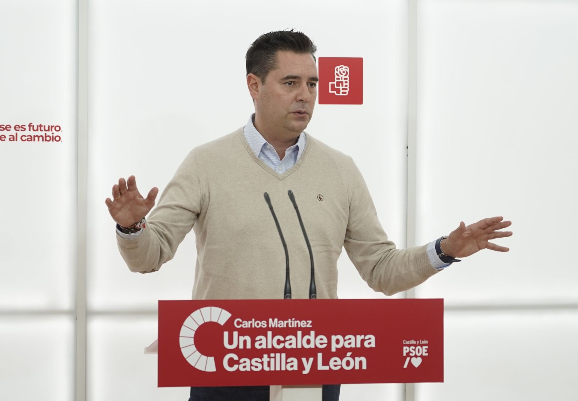 Daniel de la Rosa, secretario de Organización del PSCyL, presenta en Valladolid las jprnadas de este fin de semana en León.