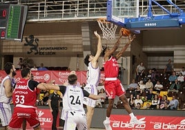 Acción del partido entre Cultural y Gandía