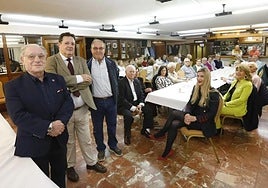 Javier Fernández Costales, este martes, durante la lectura del pregón en la Casa de León en Asturias, en Gijón.