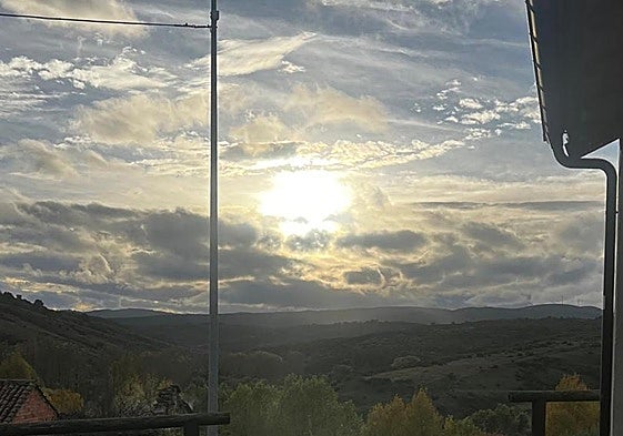 Imagen de un amanecer en Villaceid.