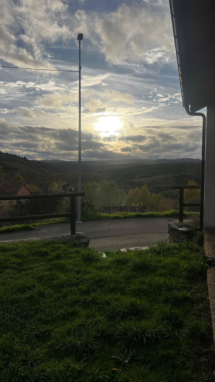 Imagen de un amanecer en Villaceid.