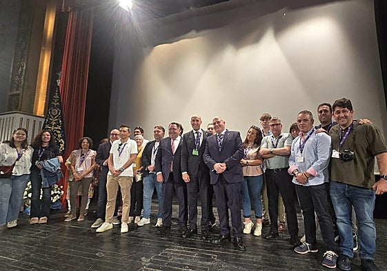 Foto de familia del XI Congreso Nacional de Cofradías y Hermandades de la Virgen de las Angustias en Ayamonte.
