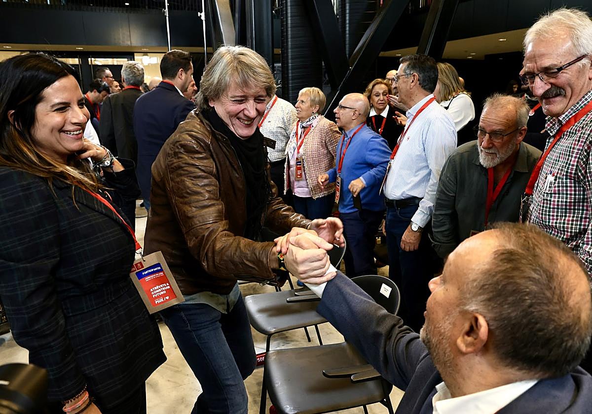 Imagen principal - Cendón ve a Carlos Martínez como «un proyecto de futuro y cambio para Castilla y León»