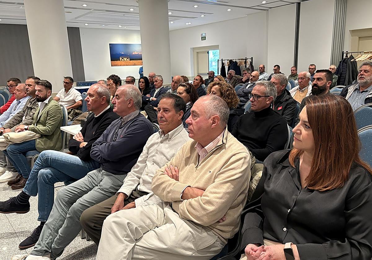 Reunión de los cargos públicos de UPL.