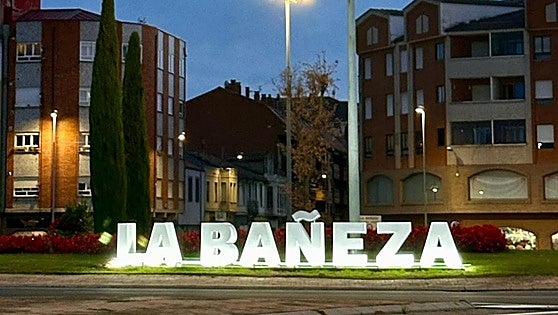Las letras de La Bañeza brillan como nunca