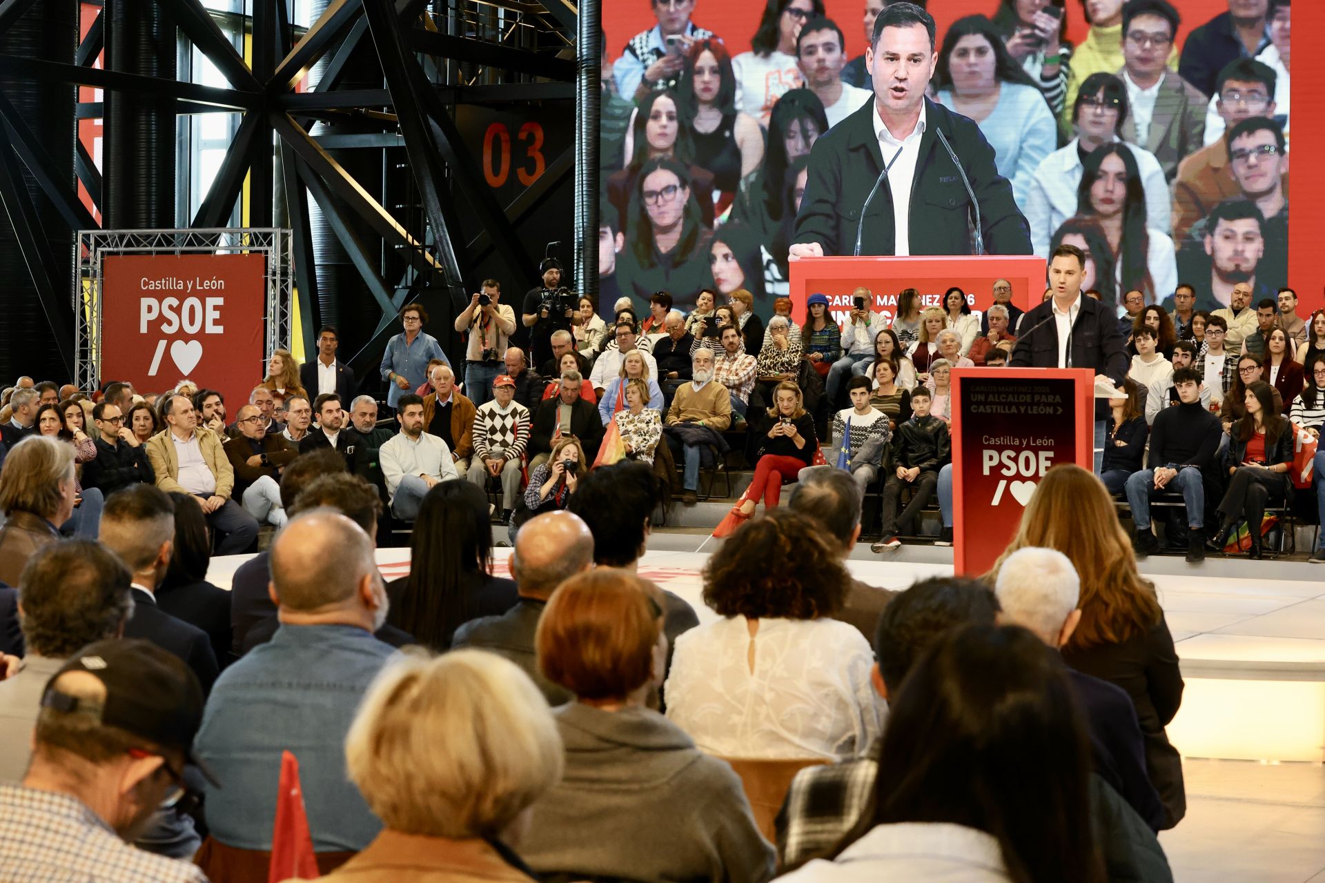 El acto del PSOE con Sánchez en León, en imágenes