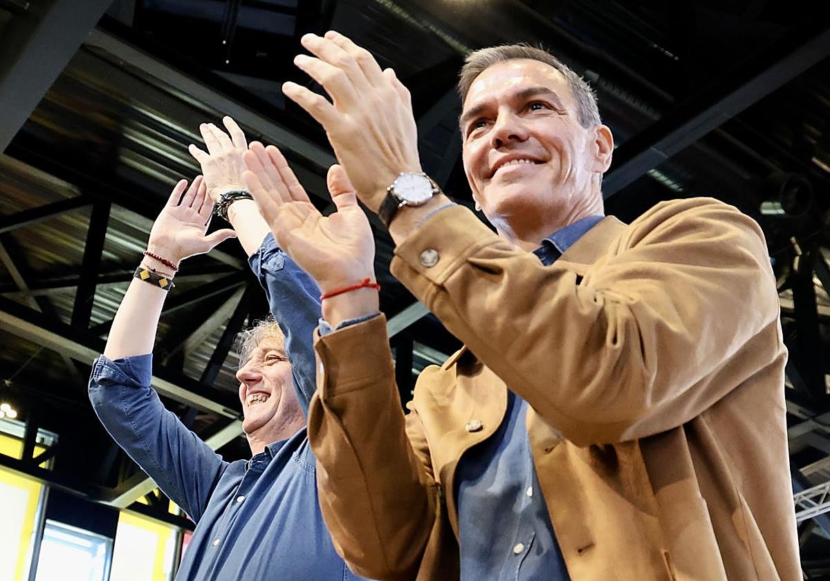 Imagen principal - Acto del PSOE en León.