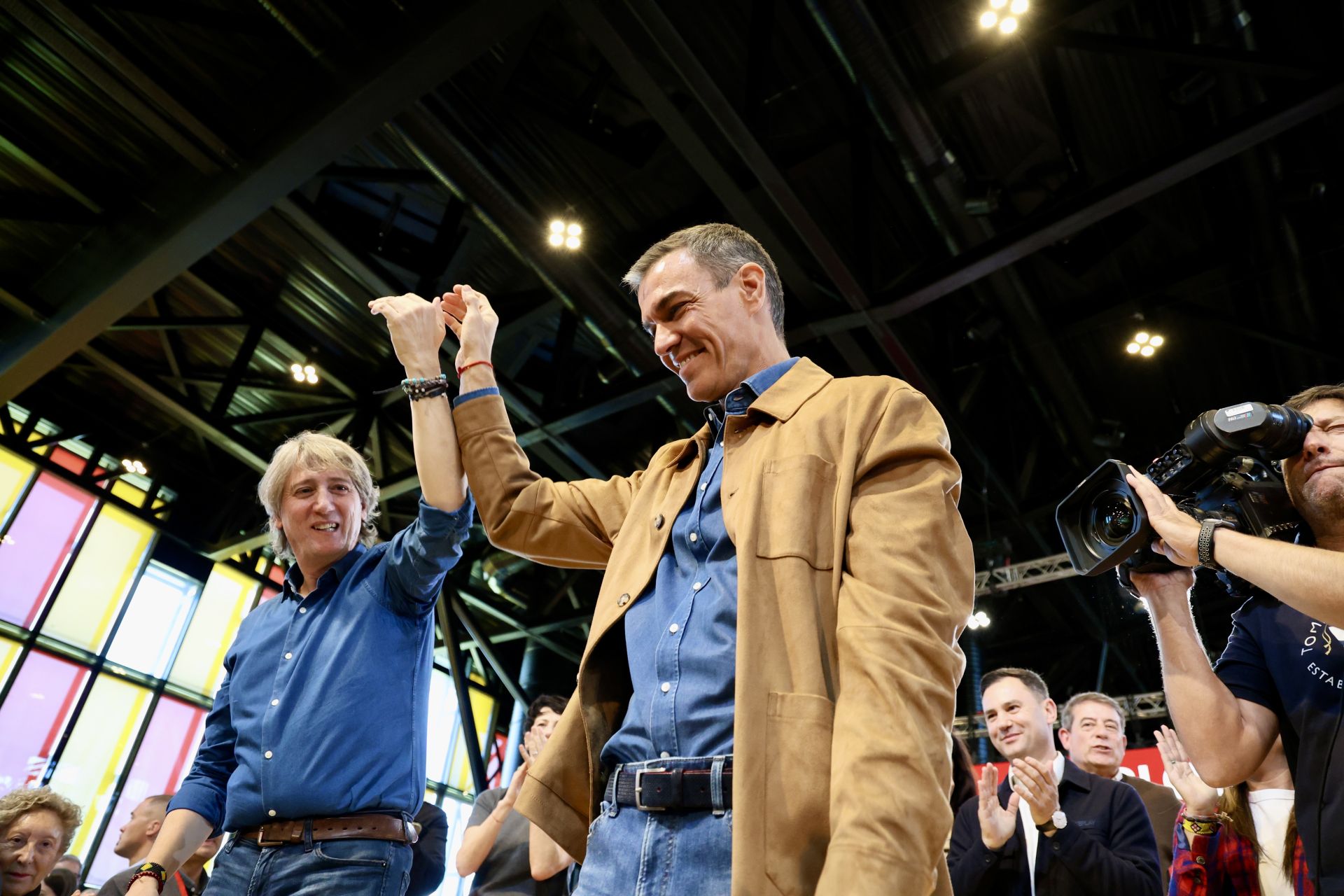 El acto del PSOE con Sánchez en León, en imágenes