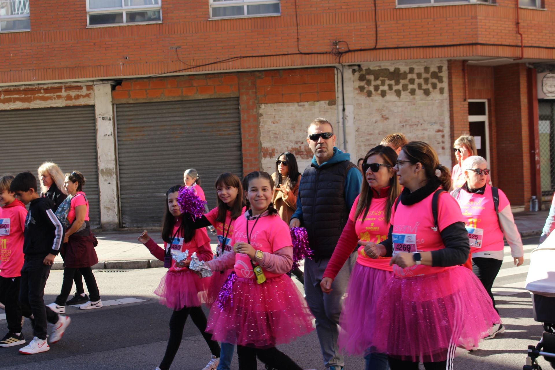 Las imágenes de las participantes en la Carrera de la Mujer en León 2025
