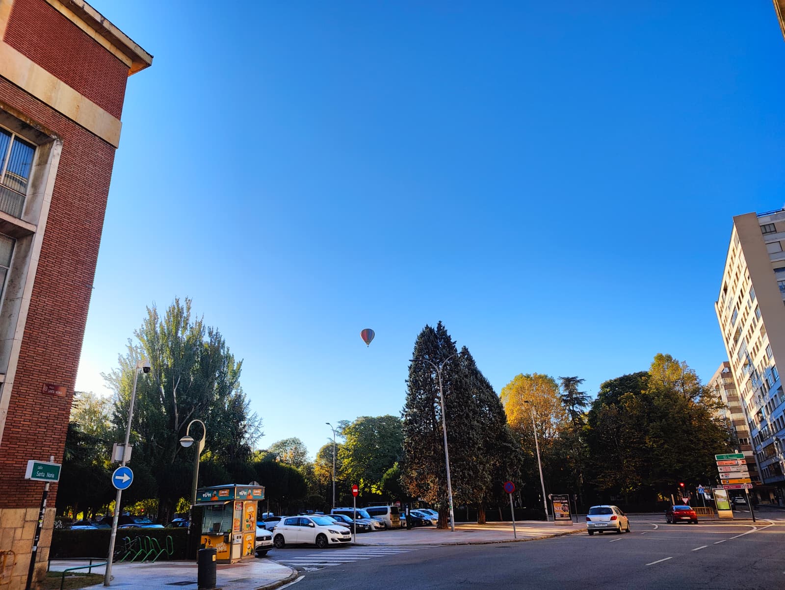 Las imágenes de dos globos al amanecer sobre León