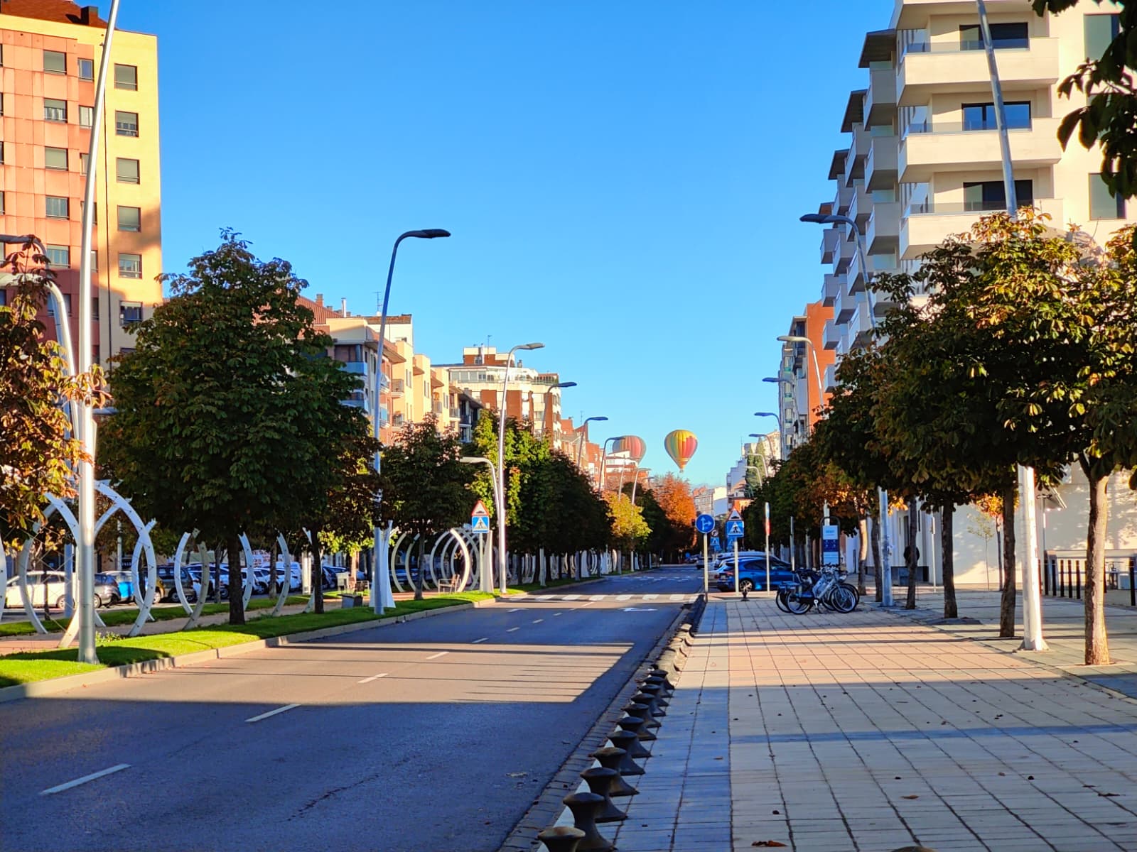 Las imágenes de dos globos al amanecer sobre León