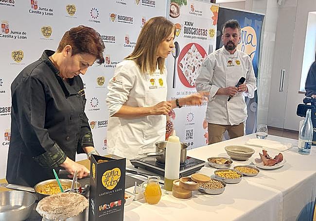 Preparación de un plato que forma parte de las jornadas.