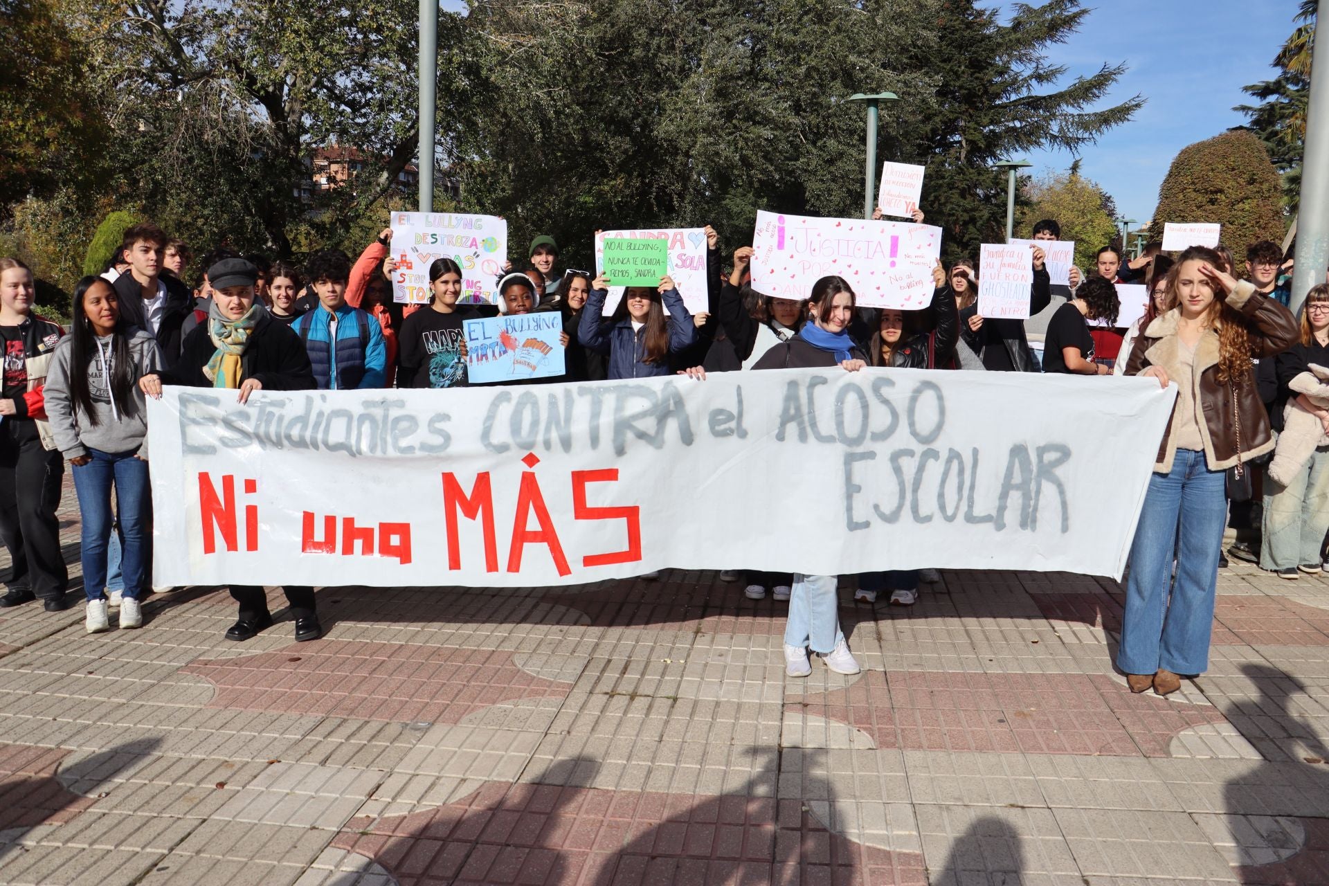 Manifestación en León contra el acoso escolar
