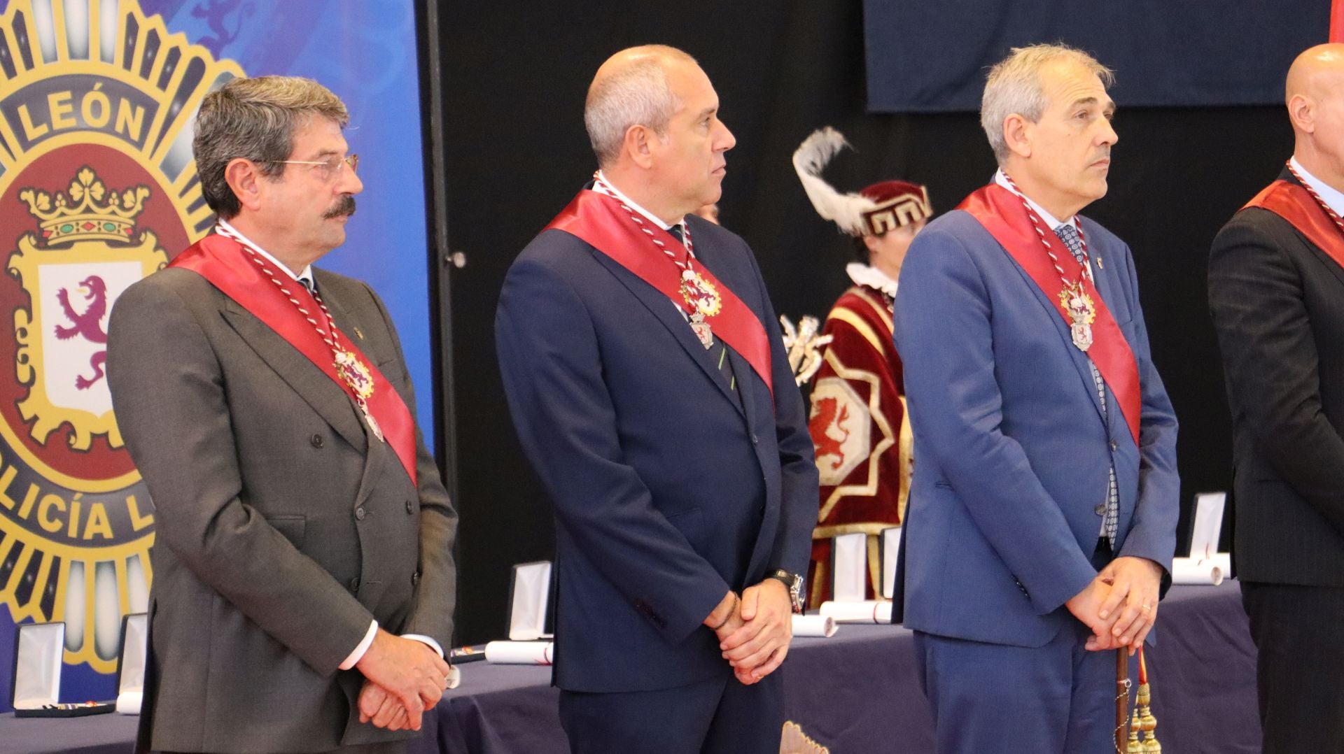 Las imágenes del homenaje de León a la Policía Local