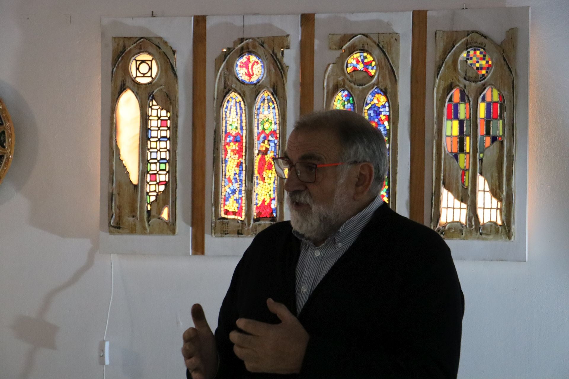 Las imágenes de la exposición del artista vidriero de León