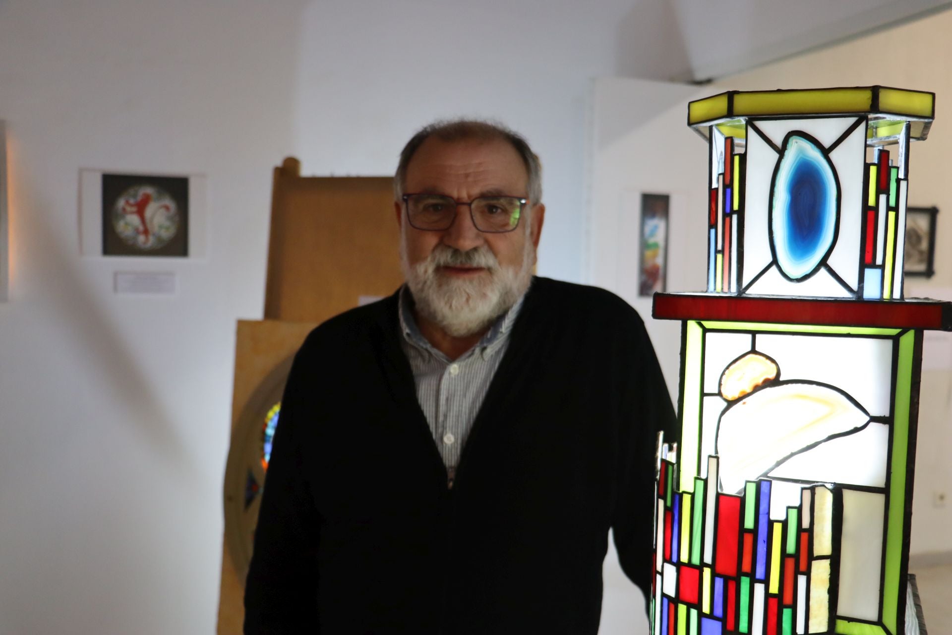 Las imágenes de la exposición del artista vidriero de León