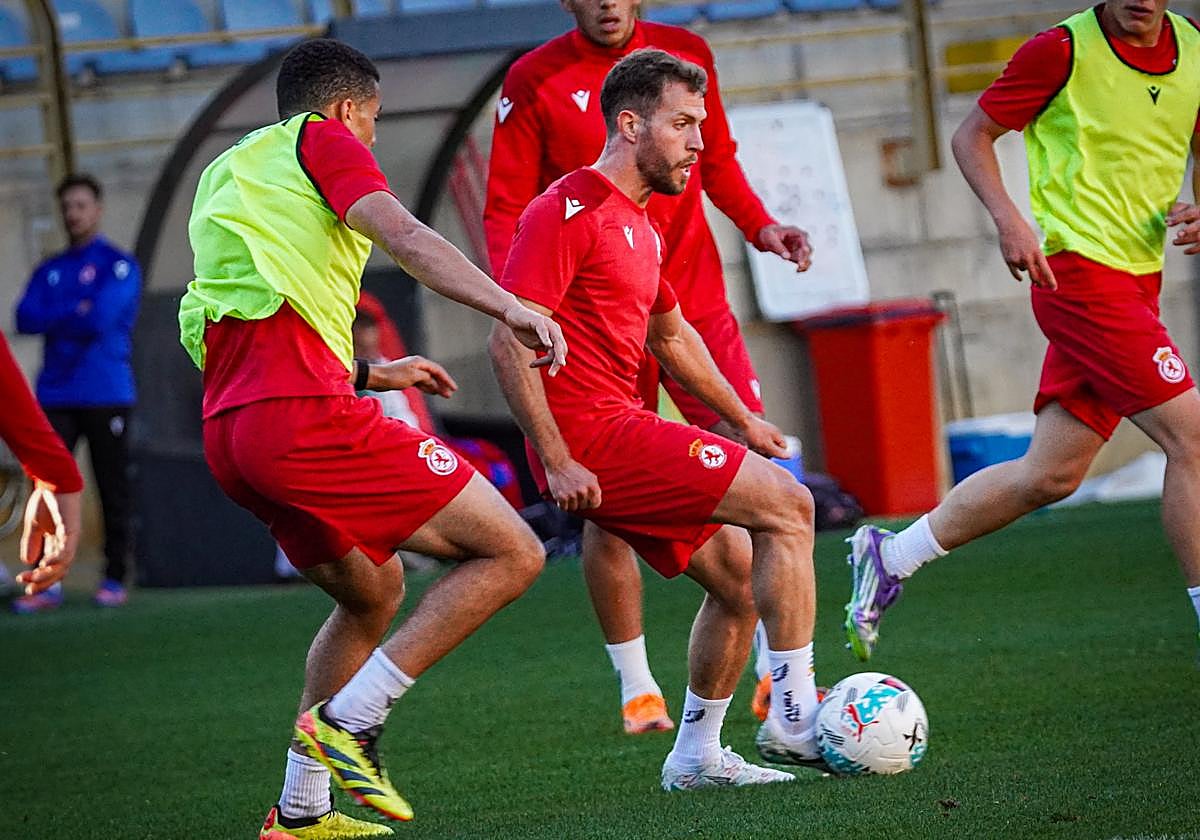 Calero, en un entrenamiento con la Cultural.