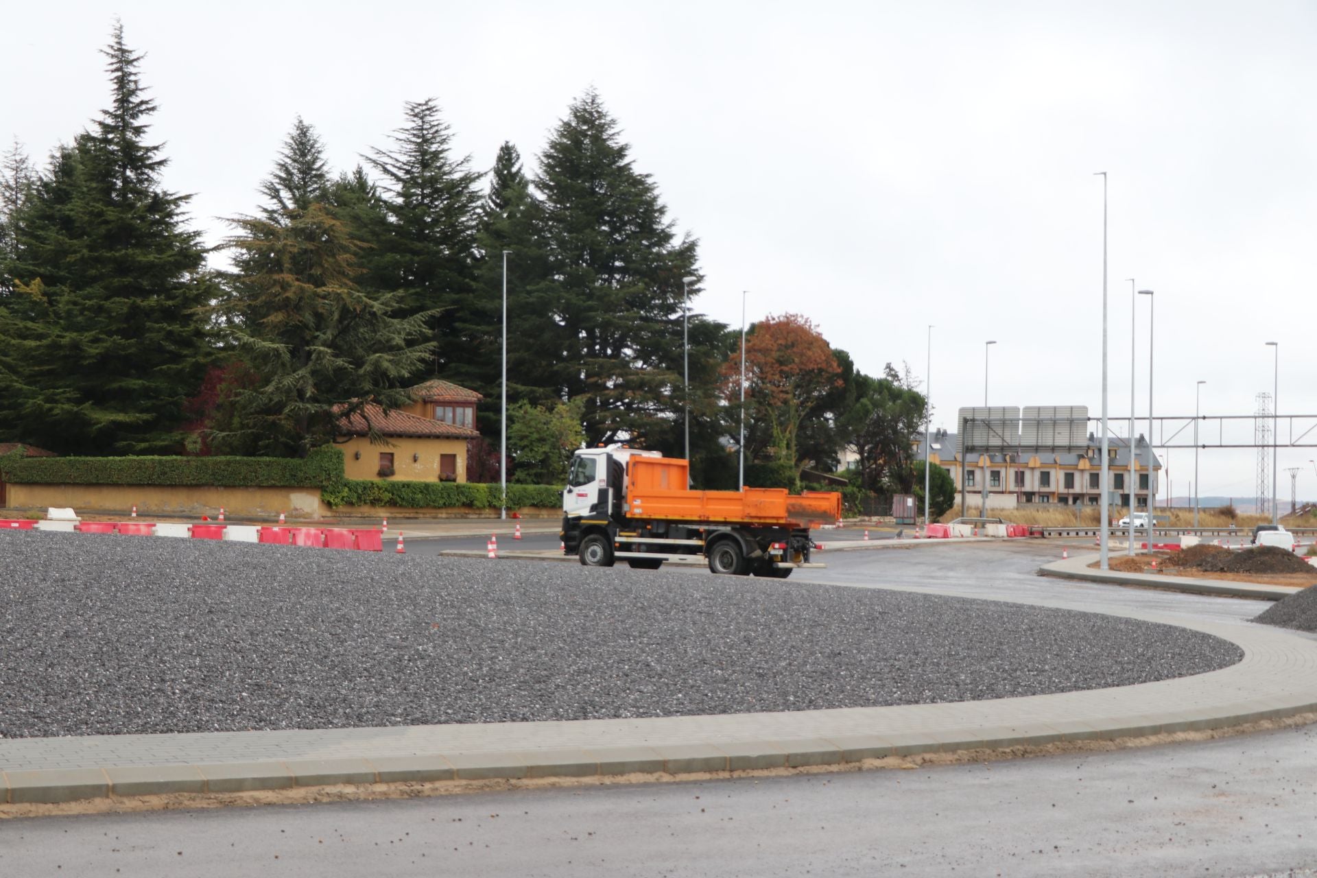 Así avanzan las obras de la nueva rotonda de la N-120