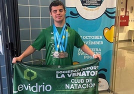 Pablo Rodríguez posa con sus medallas.