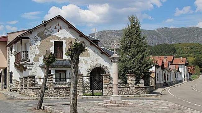 ¿A qué comarca pertenece el pueblo de Villamanín?