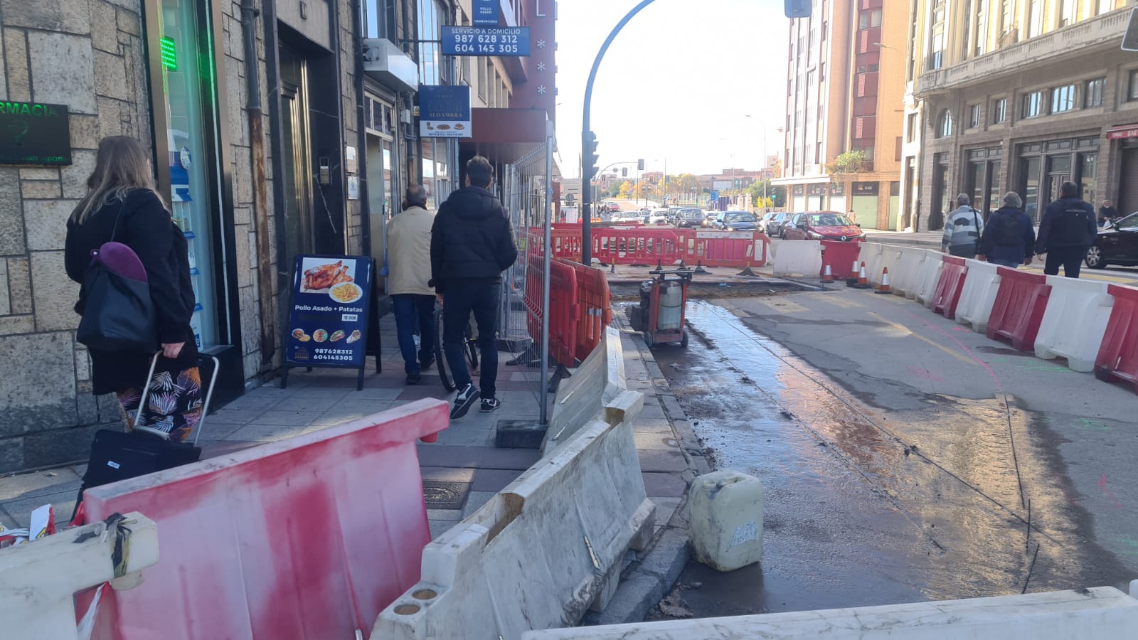 Así avanza la obra de la rotonda del puente de los Leones