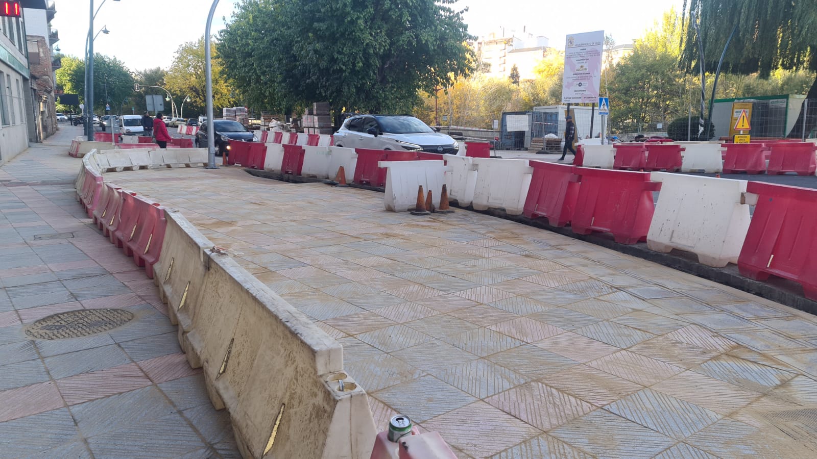 Así avanza la obra de la rotonda del puente de los Leones
