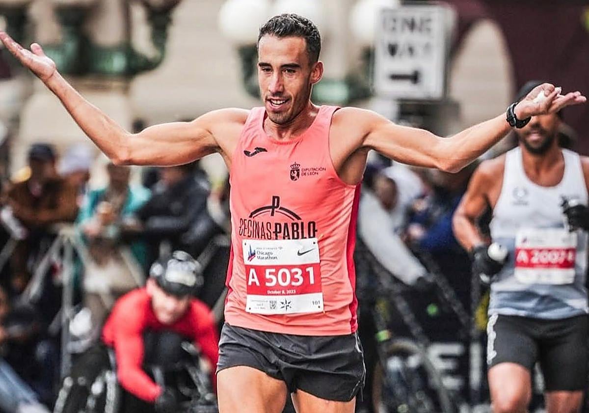 Imagen principal - Imágenes de Jesús en distintas carreras.