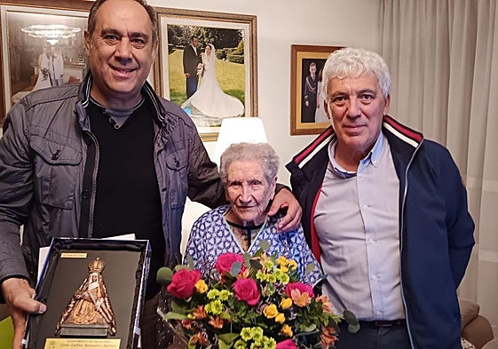 Homenaje a Delfina en Valdesogo de Abajo.