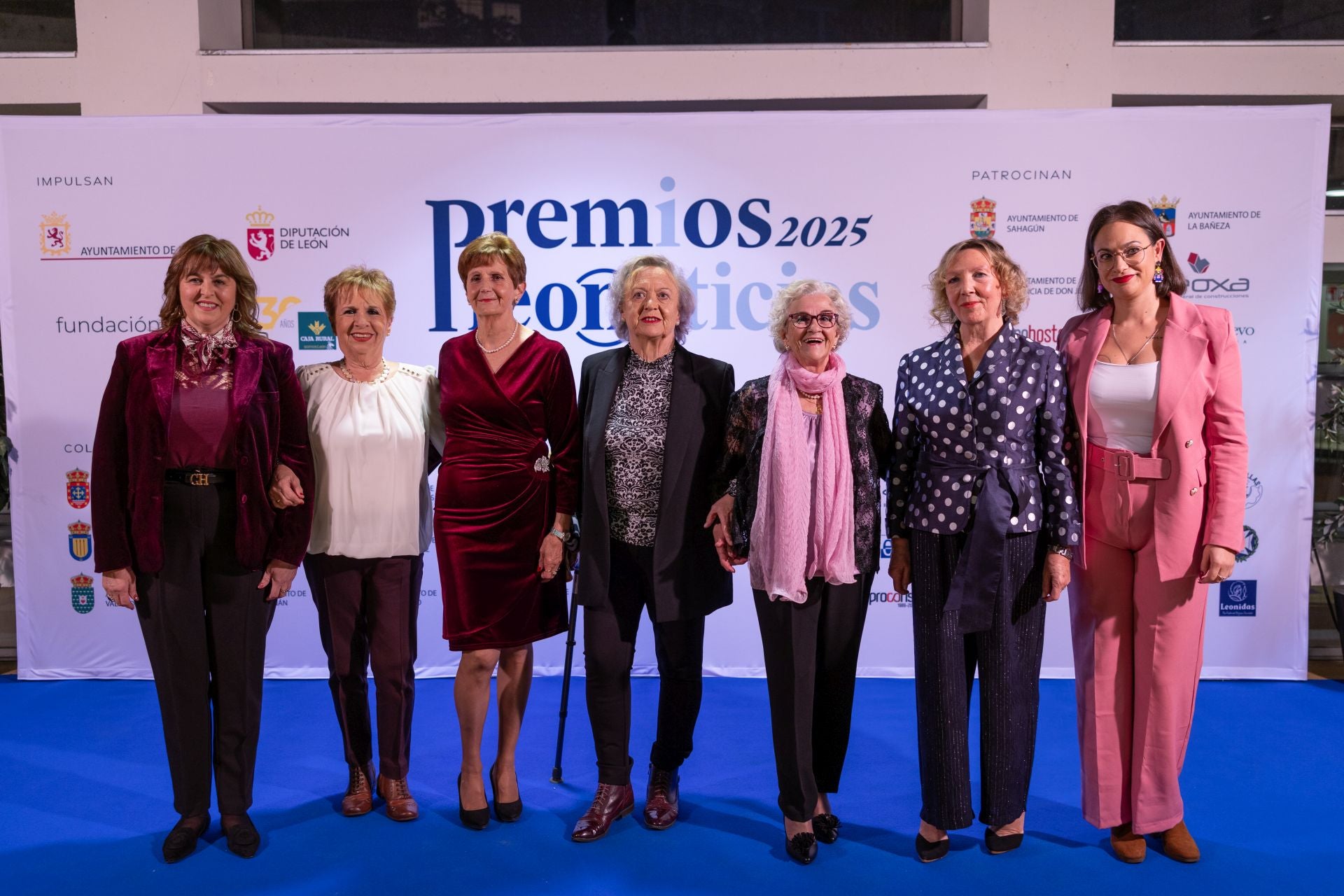 Rosi García, Maribel del Pozo, Paquita García, Marisa García, María Teresa González, Mayte de Lario, y Beatriz Reguera, de Almom.