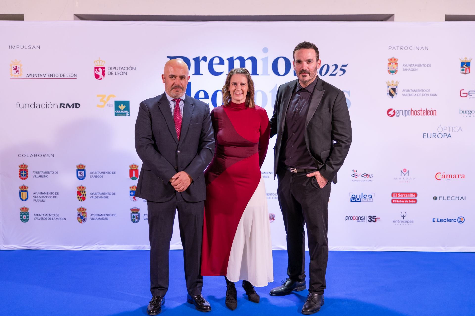 José Manuel Díez, Inmaculada Gutiérrez y David Pascual, equipo comercial de leonoticias.