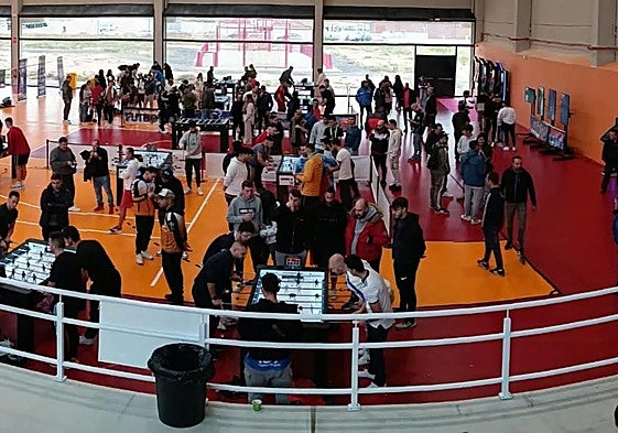 Torneo de futbolín.