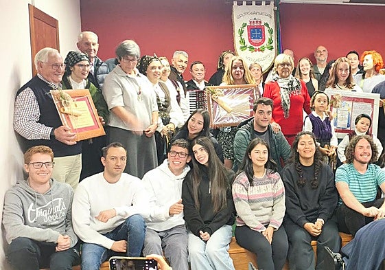 Cátedra de Estudios Leoneses en Murias de Paredes.