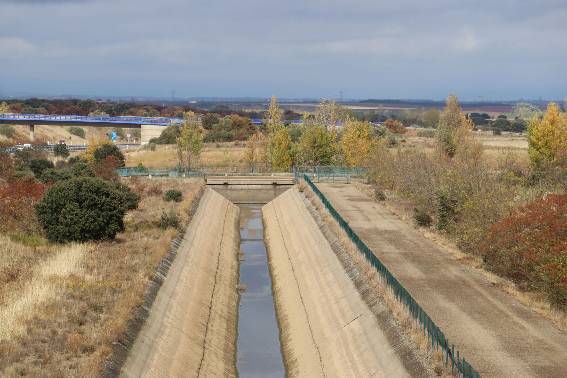 Las imágenes del &#039;nacimiento&#039; del Canal del Páramo Bajo en León