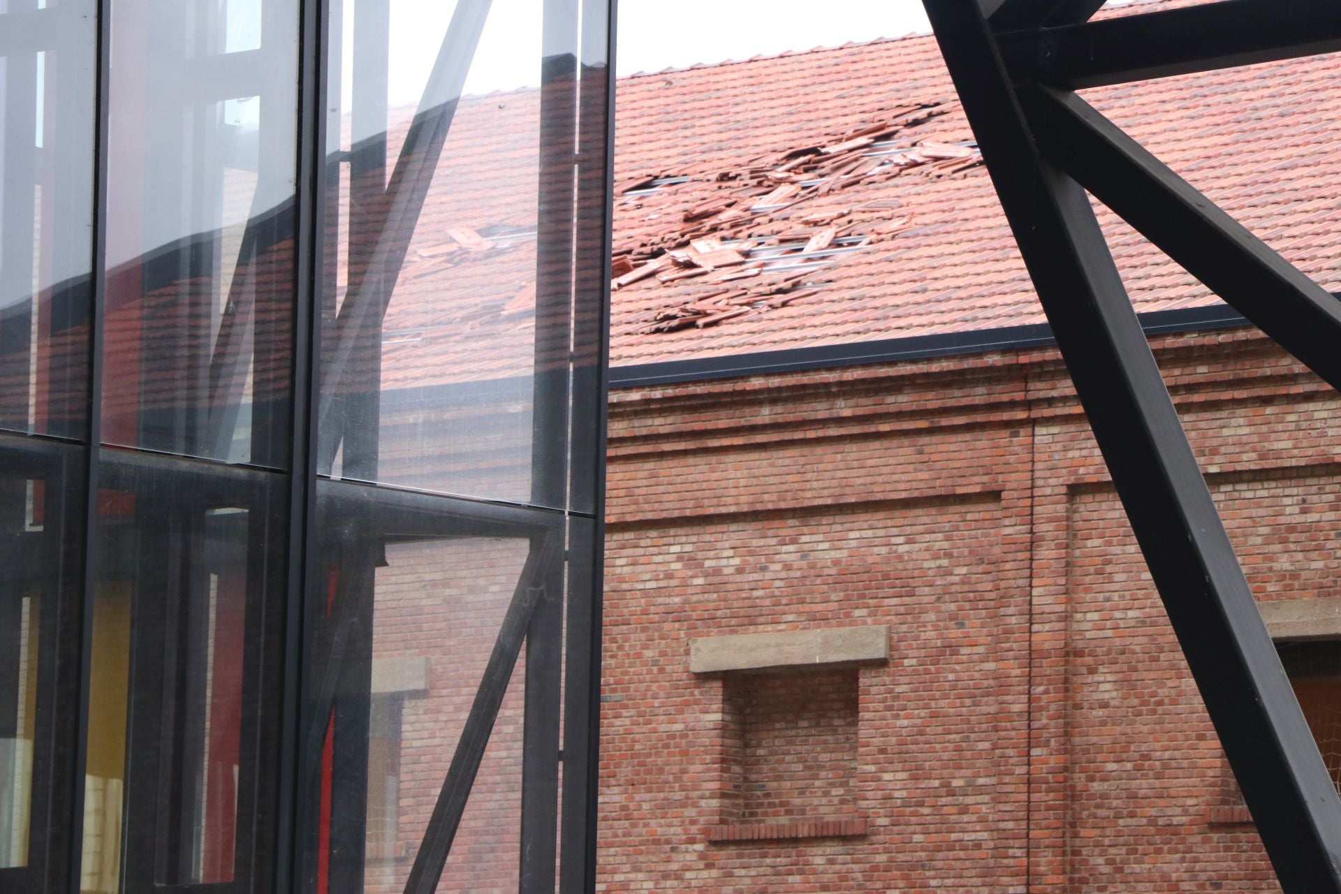 Daños en el tejado de la zona cubierta del futuro Palacio de Congresos