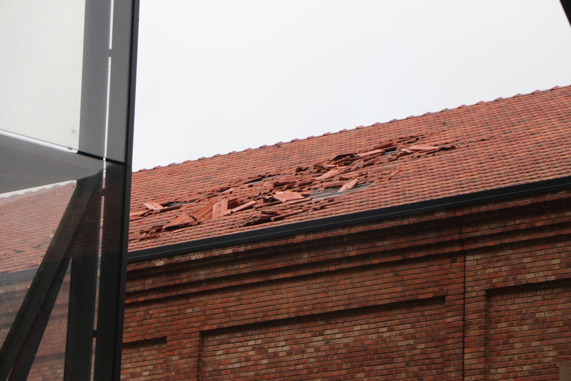 Daños en el tejado de la zona cubierta del futuro Palacio de Congresos