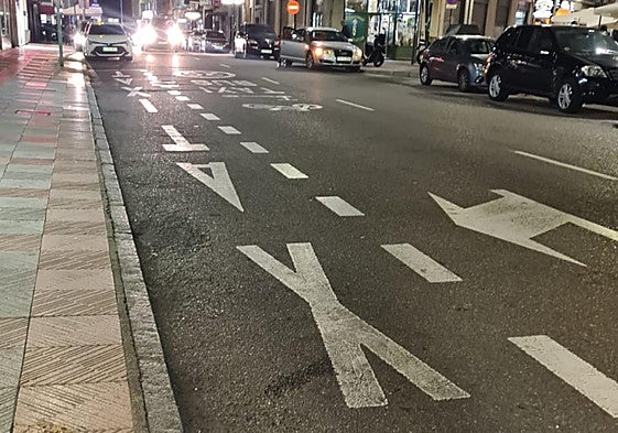 Parada de taxis en León sin vehículos.