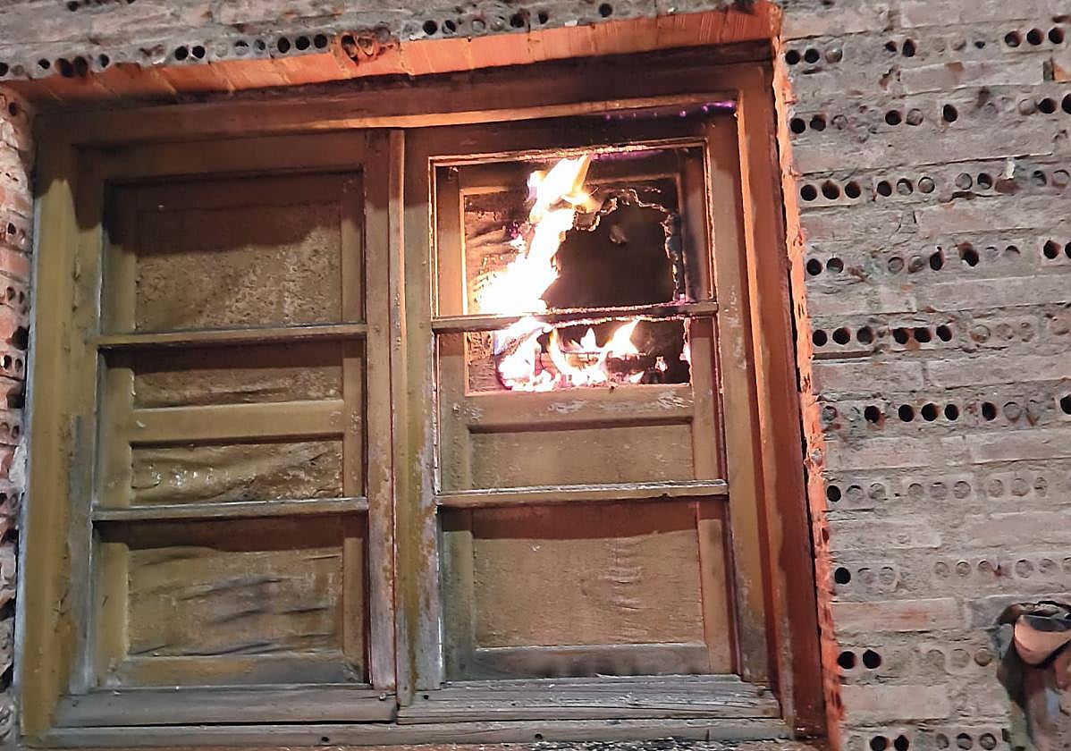 Imagen de parte del incendio de esta noche.