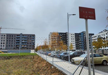 La mayoría de los solares obligados a vallarse en La Lastra siguen sin estarlo